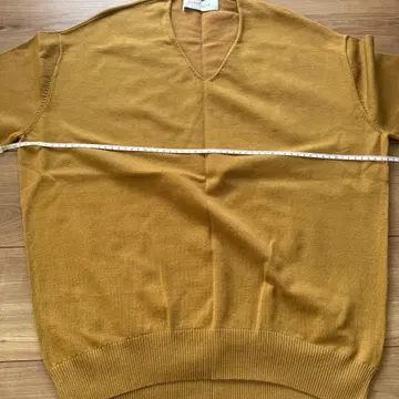 SUGAR ROSE 머스타드 V넥 니트