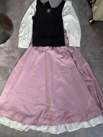 시마무라 오로라 공주 스커트 상의