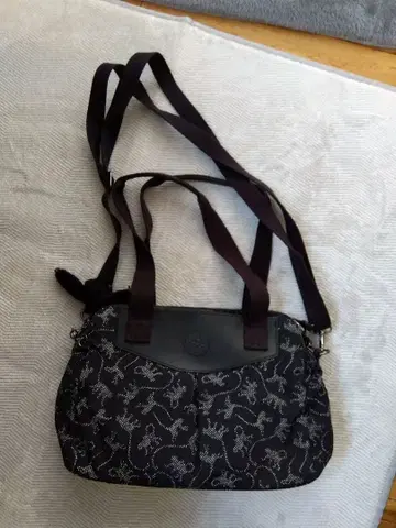 가격 인하! kipling 키플링 동물 패턴 숄더 토트백 블랙