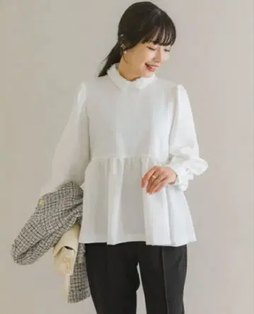 F by ROSSO 레이스 칼라 페플럼 블라우스