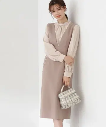 [새상품급] 프로포션 바디 드레싱 펄 포켓 타이트 점프 스커트