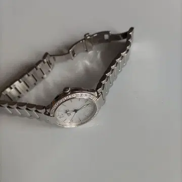 실버 다이아몬드 장식 손목시계