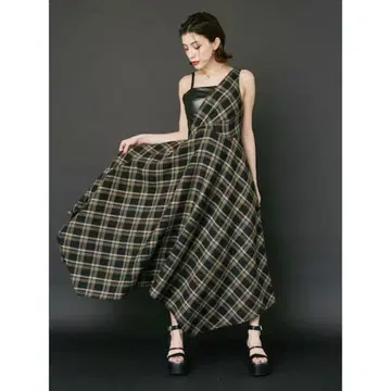 [ 새상품급 ] EVRIS 페이크레더 도킹 체크 롱 원피스 블랙