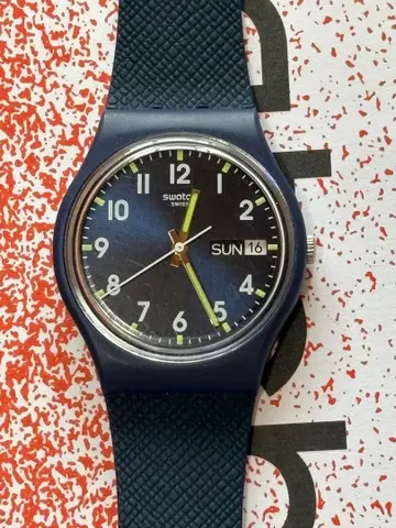 Swatch 손목시계 네이비 날짜 표시