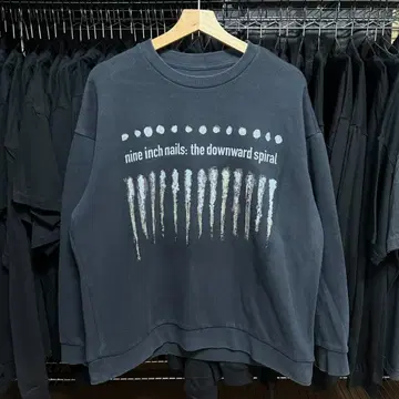 [ 즉발 ] Nine Inch Nails 맨투맨 블랙 L 상당