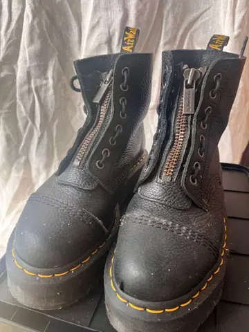Dr.Martens 신클레어/SINCLAIR 프론트 지퍼 통굽 부츠