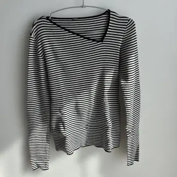 [새상품급] milaowen 아지메 넥 리브 니트탑 M