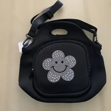 스톤 장식 블랙 숄더백