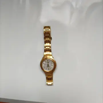 골드 아날로그 시계 화이트 다이얼