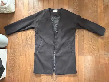 블랙 롱 코트 버튼 포함