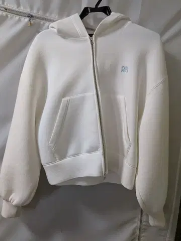 FURFUR 로고 자수 집업 후디 아이보리