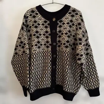 기하학 패턴 가디건 블랙과 크림