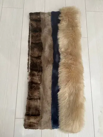 퍼 스트라이프 디자인 머플러