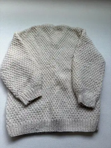 Kastane 아이보리 V넥 케이블 짜임 니트