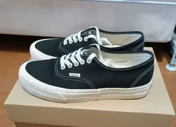 VANS authentic vr3