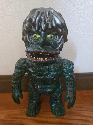 타겟 어스 로브로우 골렘 소프트 비닐