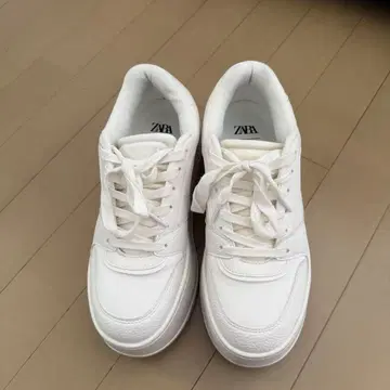 ZARA 화이트 플랫폼 스니커즈 통굽 39