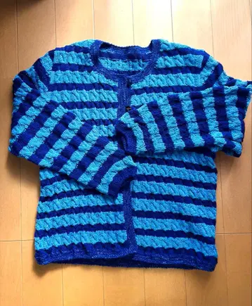 파랑과 네이비 스트라이프 니트 가디건