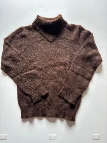 [ 11/19까지 ] 에네스베 브라운 터틀넥 스웨터 모헤어