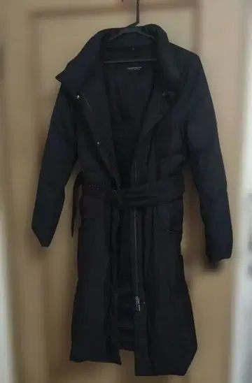 롱 기장 블랙 다운 자켓 허리 벨트 포함 사이즈 38