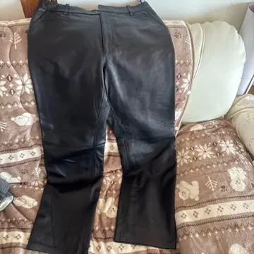 미사용 새상품 Juhite 블랙 가죽 팬츠 사이즈 4