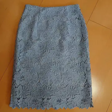 룰루윌비 라이트 블루 레이스 타이트 스커트 슬릿 포함