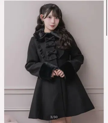 pium 요크 프릴 리본 도리 코트 블랙