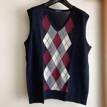 아쿠아 스큐텀 아가일 무늬 니트 베스트 네이비