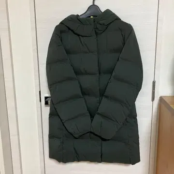 유니클로 심리스 다운 숏코트 다크 그린 S