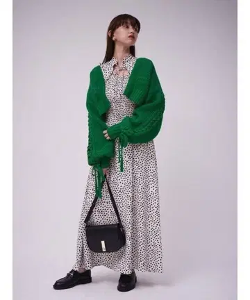 스나이델 데콜테 오픈 도트 프린트 원피스