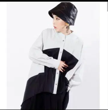 오즈모시스 loaf 절개 플레어 블라우스