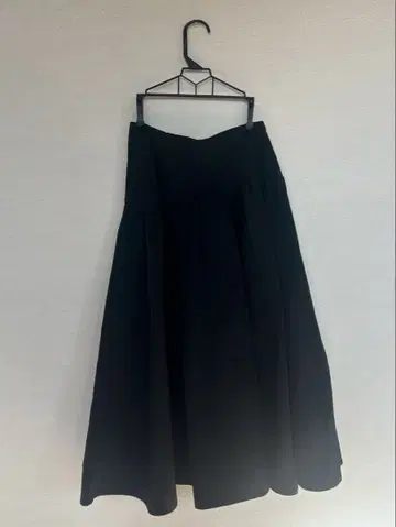 블랙 플레어 스커트 사이드 지퍼