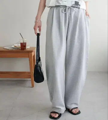 Discoat 깔끔 맨투맨 턱 팬츠 S