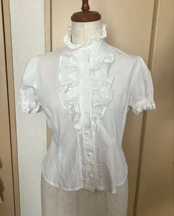 베이비더스타즈 샤인브라이트 블라우스 반팔 화이트