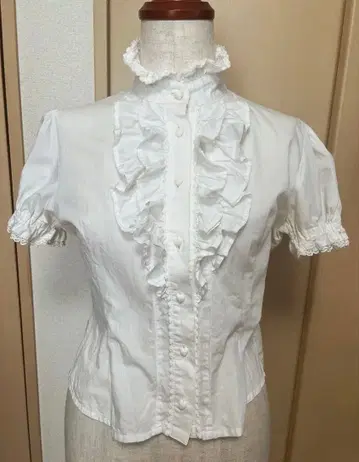 베이비더스타즈 샤인브라이트 블라우스 반팔 화이트