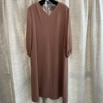 리플렉트 베이지 M 사이즈 원피스 드레스