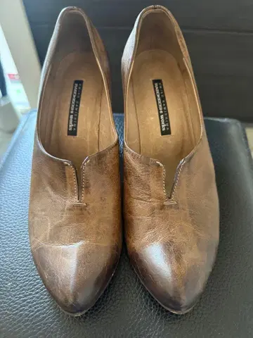 WORKS 브라운 스틸레토 중간 힐 펌프스