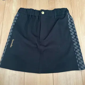 레저렉션 스커트