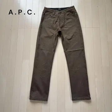 A.P.C. 안감 포함 오일 코팅 치노 팬츠
