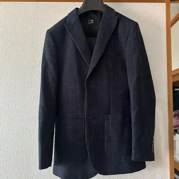 네이비 체크 무늬 비즈니스 정장