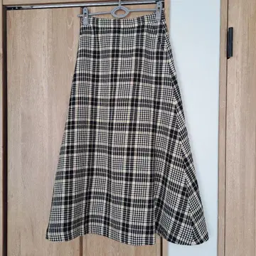 새상품급 SLOBE IENA 이에나 체크 플레어 스커트 M