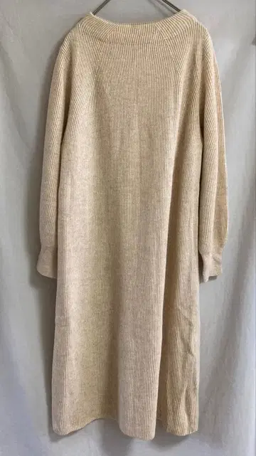 언타이틀 캐시미어 블렌드 퍼프 슬리브 니트 원피스 베이지 2