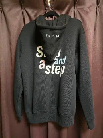 niziu 후디 (L 사이즈)