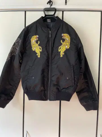 블랙 호랑이 스카잔