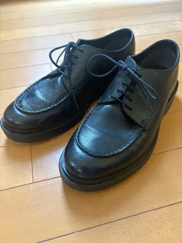 GU 리얼 가죽 U팁 슈즈 26cm