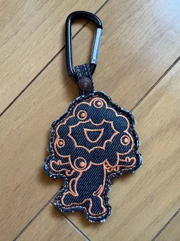 오사카 엑스포 미야쿠미야쿠 EDWIN 데님 자수 키링