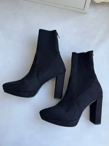 [ 새상품급 ] 에밀리아 위즈 스웨이드 삭스 부츠