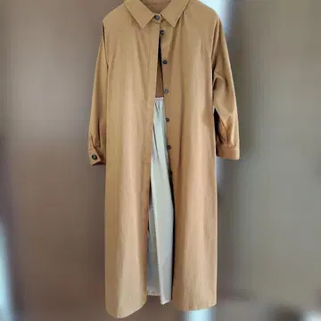 베이지 버튼 롱 코트