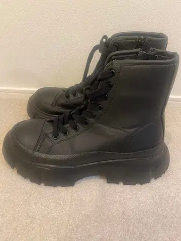 새상품, 미사용! ZARA 통굽 부츠 밑창