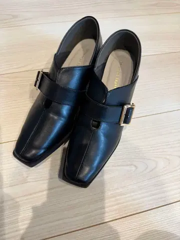 오리엔탈 트래픽 블랙 펌프스